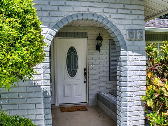 4th image of 913 Mill Road Ln