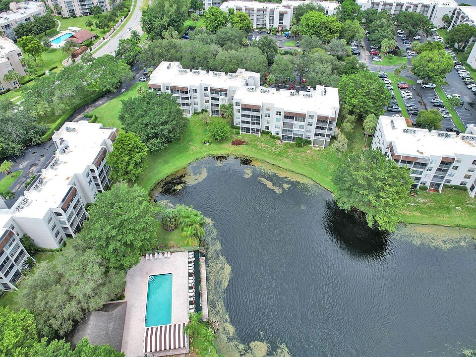 1st image of 9340 Lagoon Place #309
