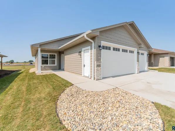 917 S Brek Ave, Brandon, SD 57005