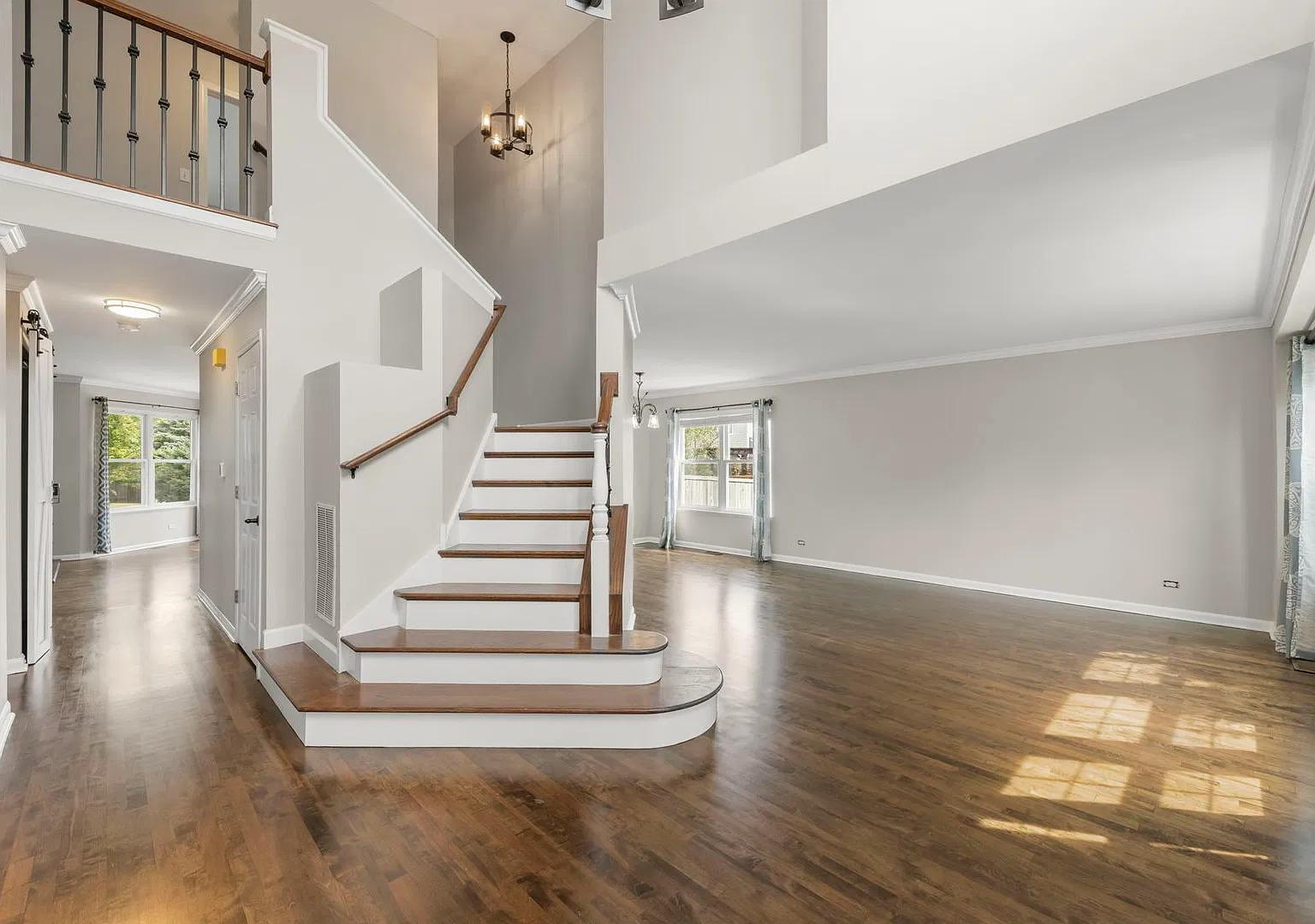 5 bed, 3.5 bath, 3030 sqft, $4,200 — Photo 4