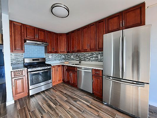 1st image of 24-20 31st St #D