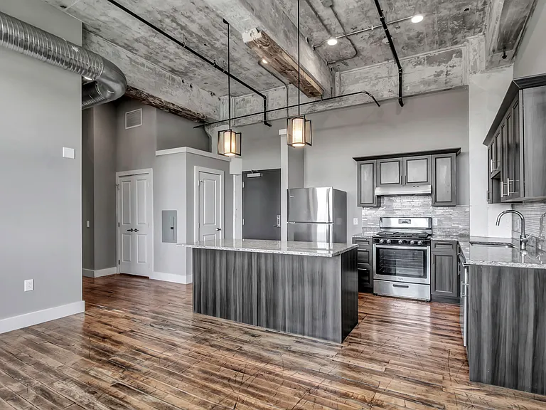 Crescendo Loft Apartments — Photo 31