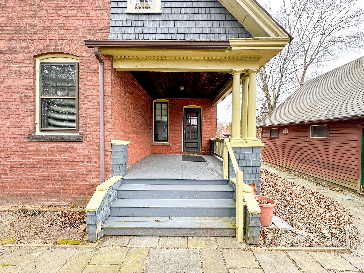 4 bed, 8470 sqft, $3,600 — Photo 3