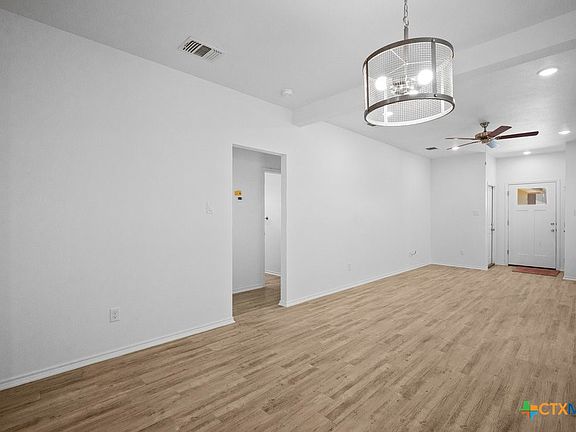 5th image of 264 Monty Ave