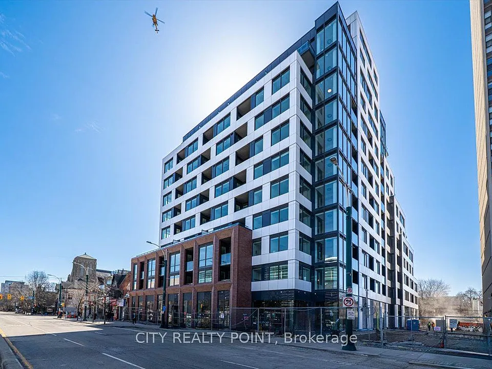 664 Spadina Ave #201