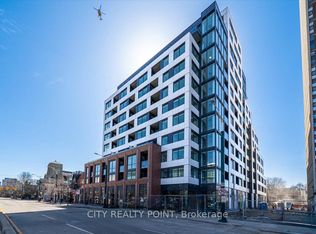 664 Spadina Ave #906, Toronto, ON M5S 2H8