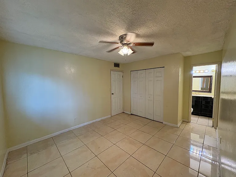 NW 39th Way — Photo 8