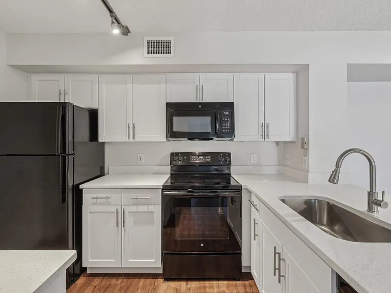 Coquina Cove Apartments — Photo 86