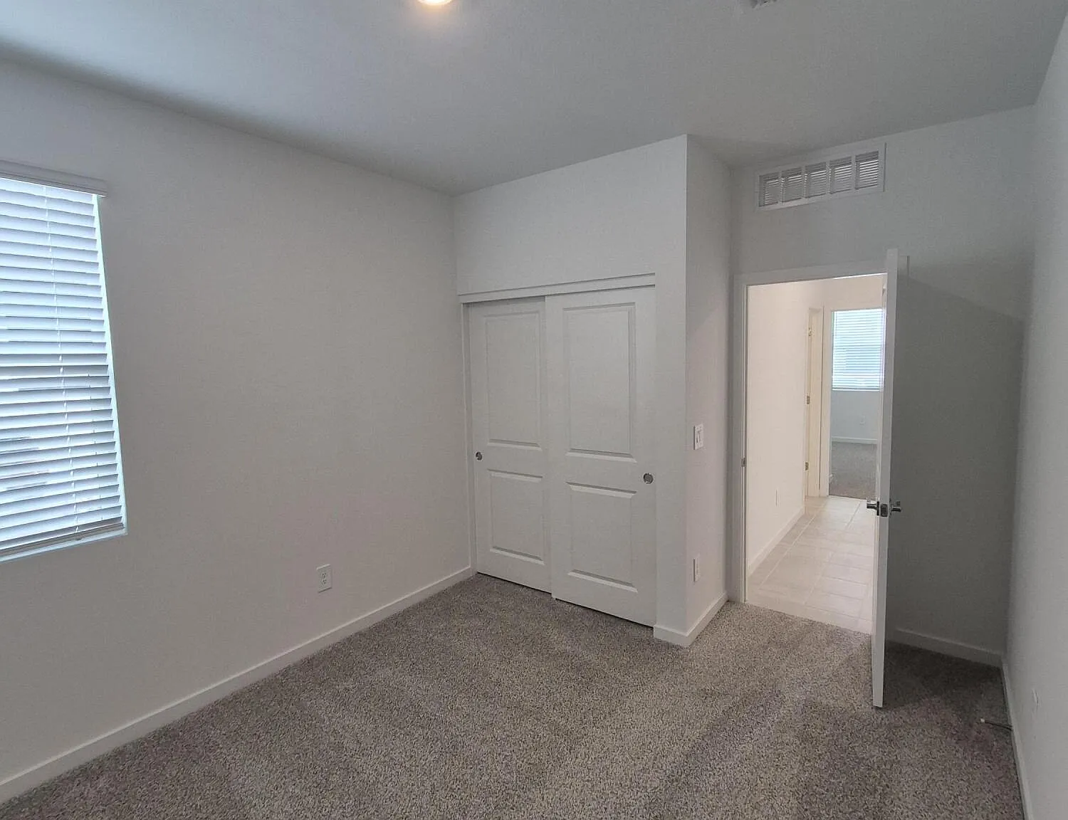 4 bed, 2.0 bath, 1832 sqft, $1,995 — Photo 4