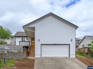 935 SW Pine St, Willamina, OR 97396