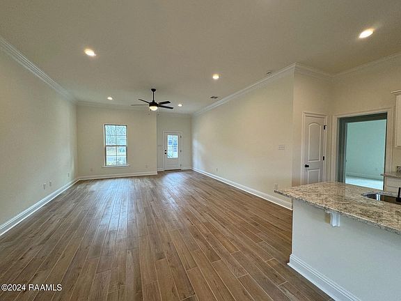 3rd image of 104 Muscadine Ln