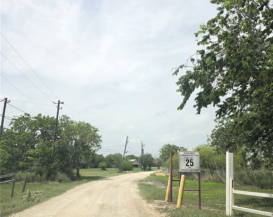 2nd image of 270 Guadalupe River Dr