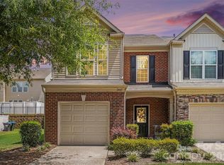 2447 Diplomat Ln, Charlotte, NC 28210
