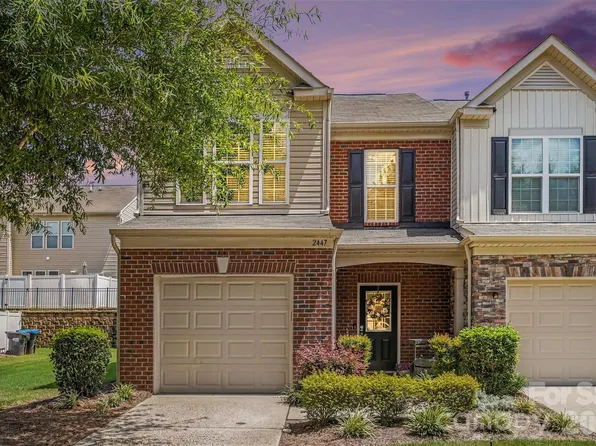 2447 Diplomat Ln, Charlotte, NC 28210