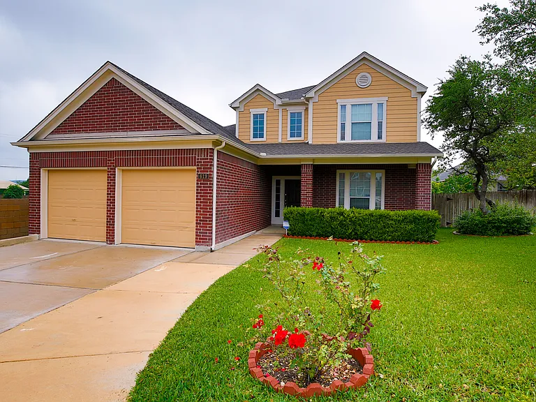 619 Fairglen Ct — Photo 1