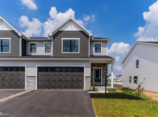 673 Brittany Dr, Mechanicsburg, PA 17055