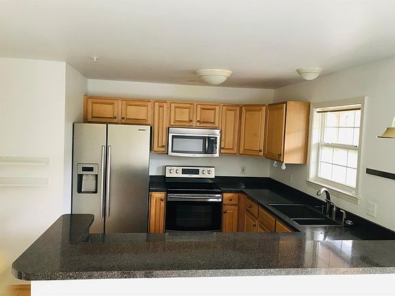 4th image of 2815 Barclay Way
