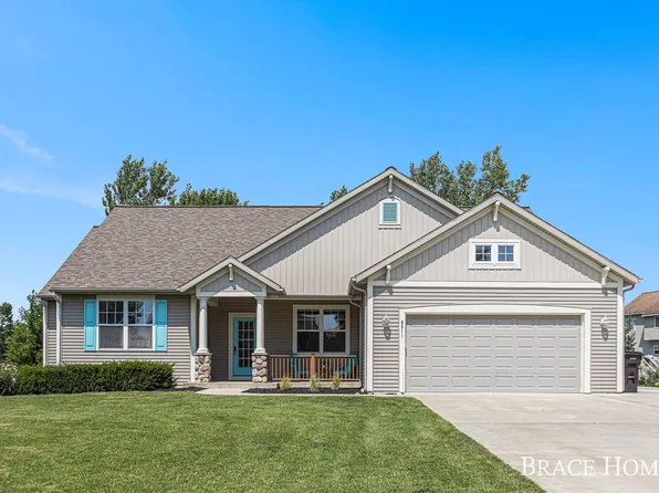 8611 Suntree Dr, Zeeland, MI 49464