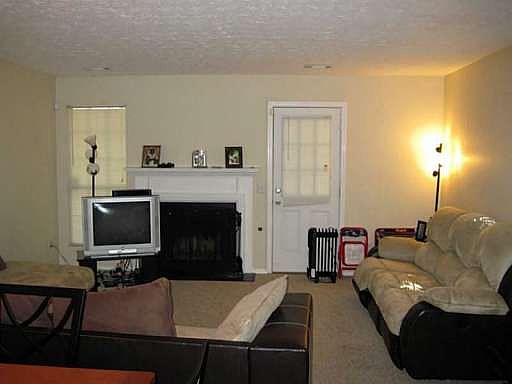 3rd image of 6630 Wellington Sq