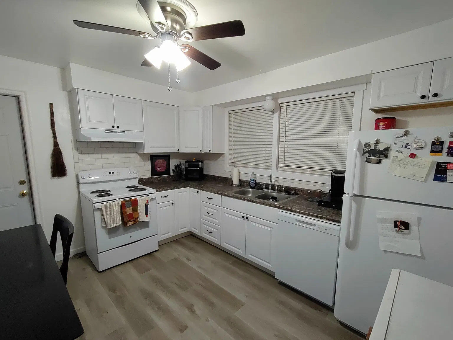 2 bed, 754 sqft, $1,375 — Photo 2