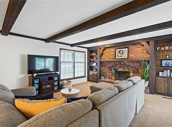3rd image of 10218 Barton St