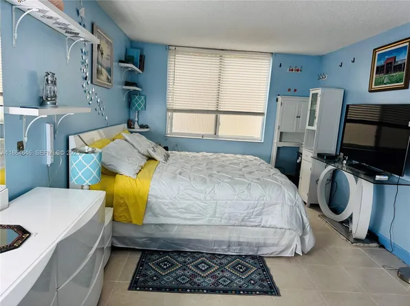 2649 NW 48th Ter APT 334, Lauderdale Lakes, FL 33313