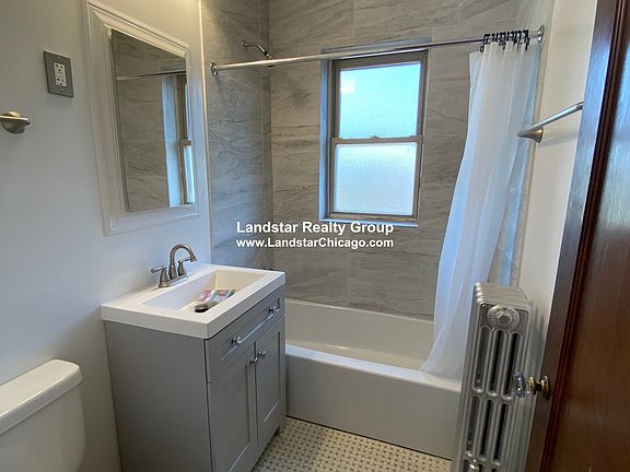 3rd image of 5240 N Rockwell St #3