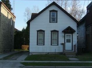 1107 Marshall St, Manitowoc, WI 54220