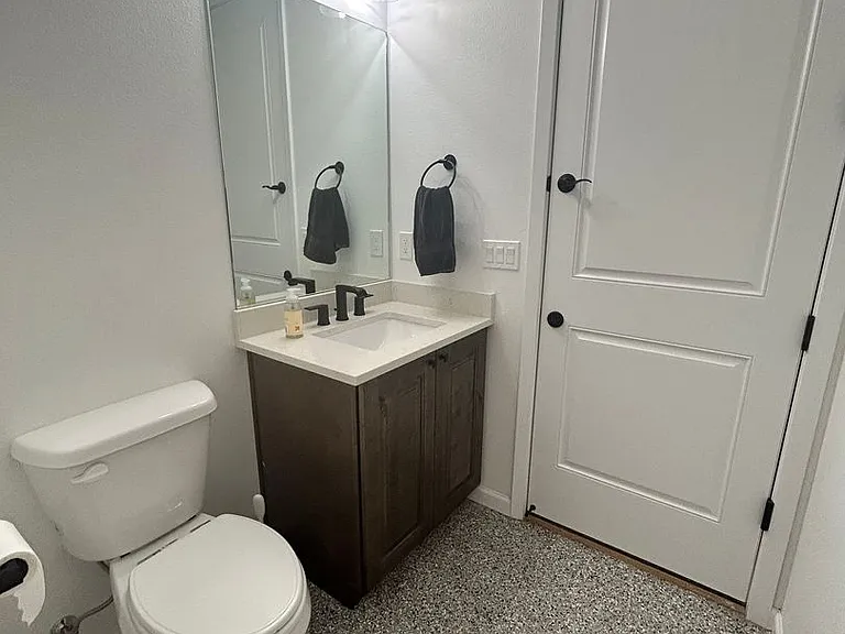 4736 N Diana Ave — Photo 37