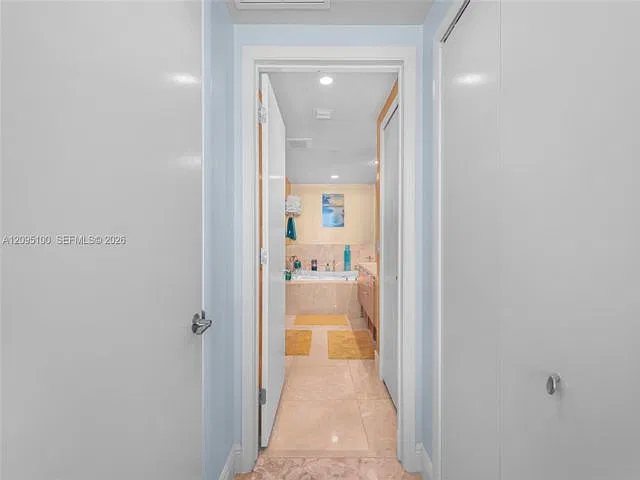 1 bed, 1.0 bath, $5,500 — Photo 3