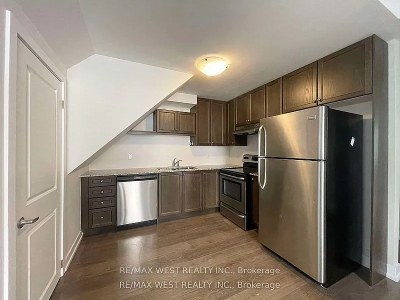2 bed, $3,000 — Photo 2