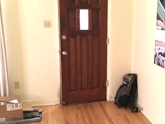 2nd image of 229 Aliso Dr NE