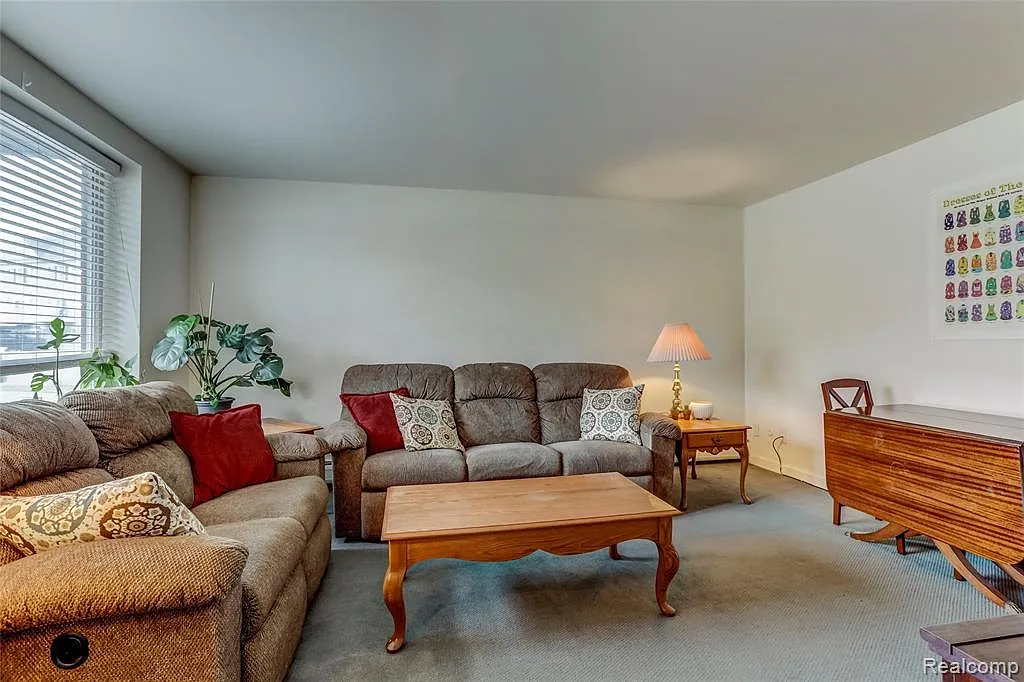 2 bed, 662 sqft, $1,500 — Photo 3