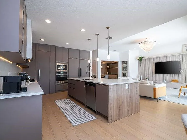 16870 Sanctuary Dr — Photo 44