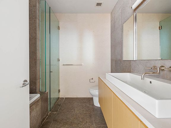 5th image of 76 Madison Ave APT 2C