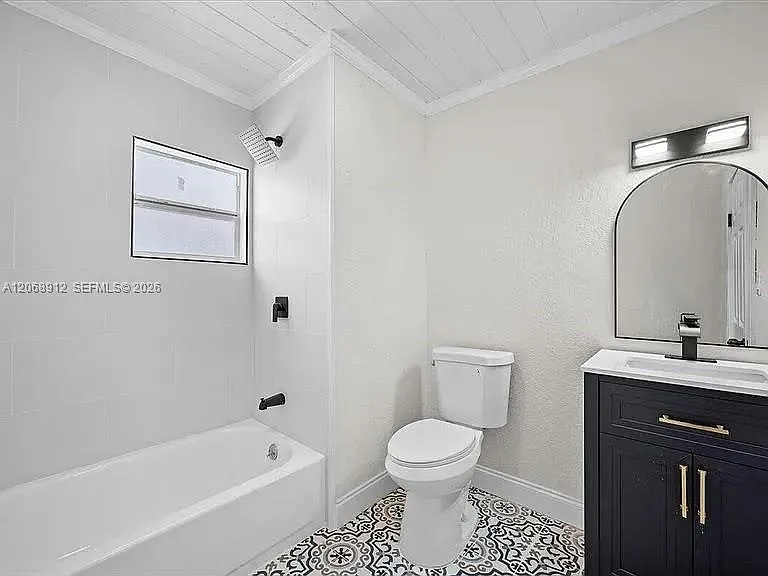 1031 22nd St — Photo 6