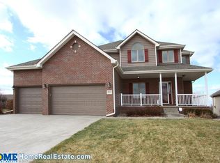 4933 S 76th St, Lincoln, NE 68516