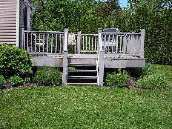 5th image of 122 Stacey Ct