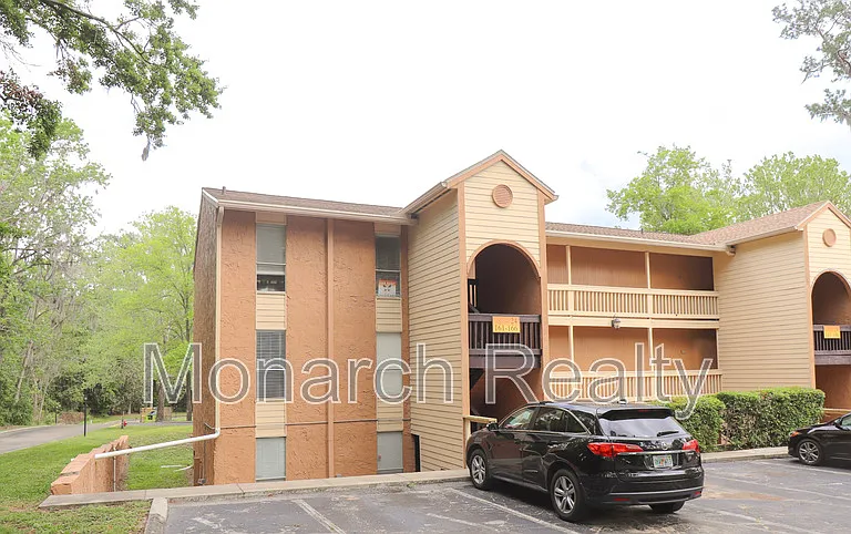1810 NW 23rd Blvd #165 — Photo 2