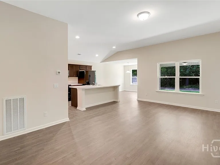 532 Cade Dr — Photo 7