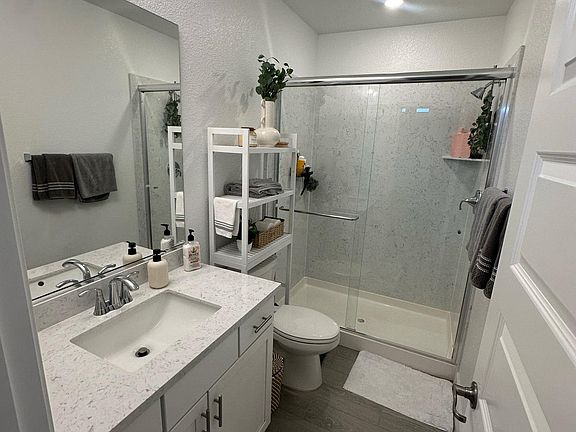 3rd image of 4566 Scenic Vista Dr