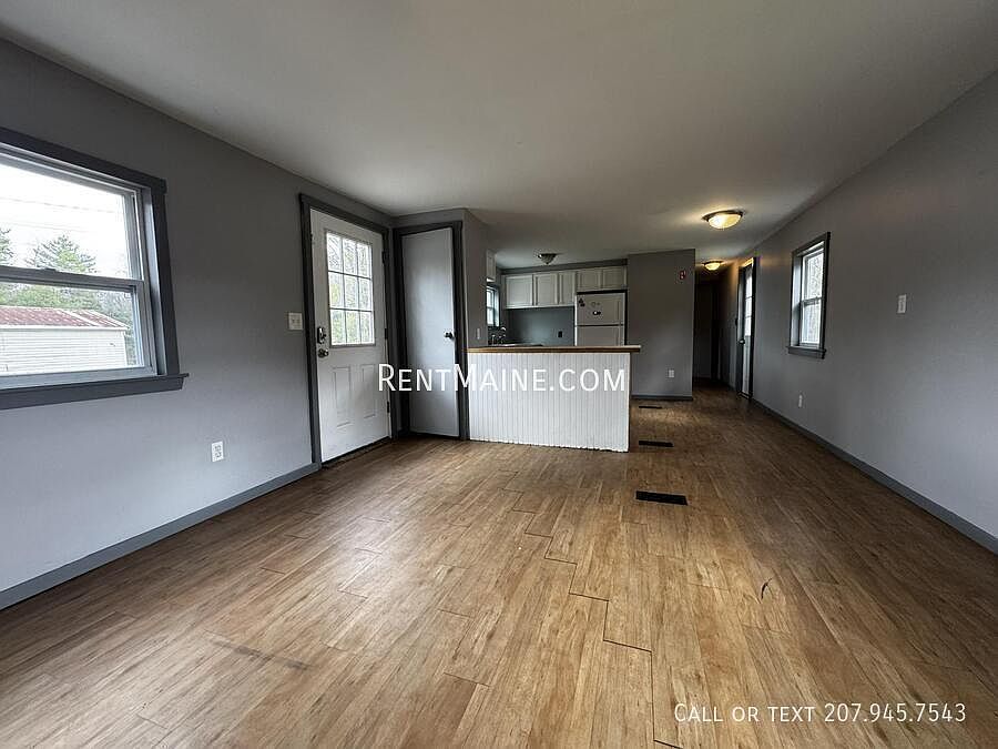 1st image of 82 Park Dr