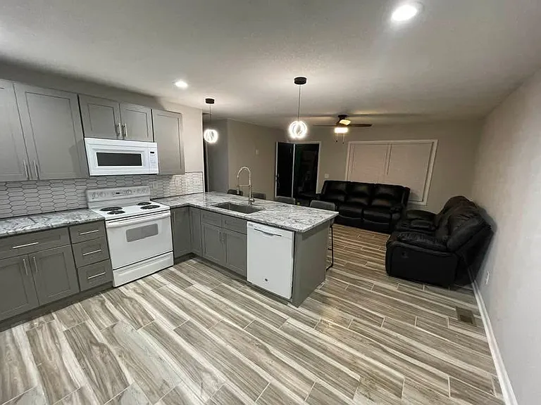 1951 Miller Dr — Photo 3