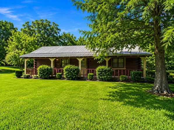 3221 Bandera St, Athens, TX 75752