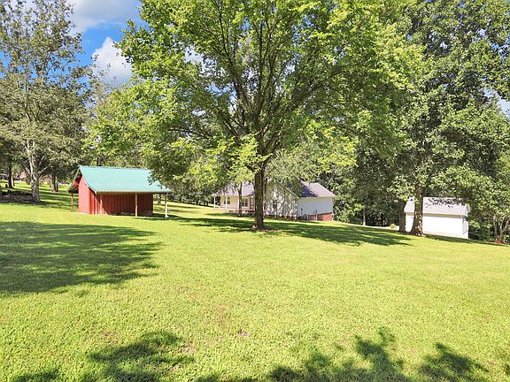 3rd image of 2073 McMahan Hollow Rd