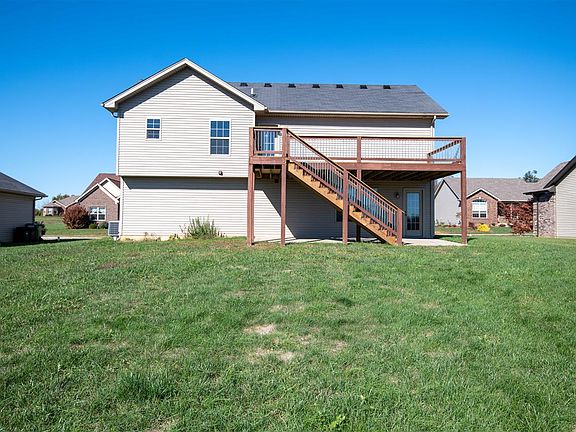 3rd image of 209 Robert East Ct