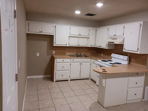 111 E Sandy Creek Dr #3, Davis, OK 73030