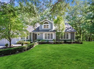 134 Ruxton Rd, Mount Kisco, NY 10549