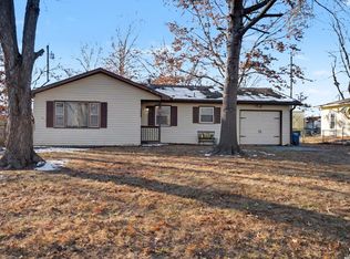 1031 Walnut St, Eudora, KS 66025