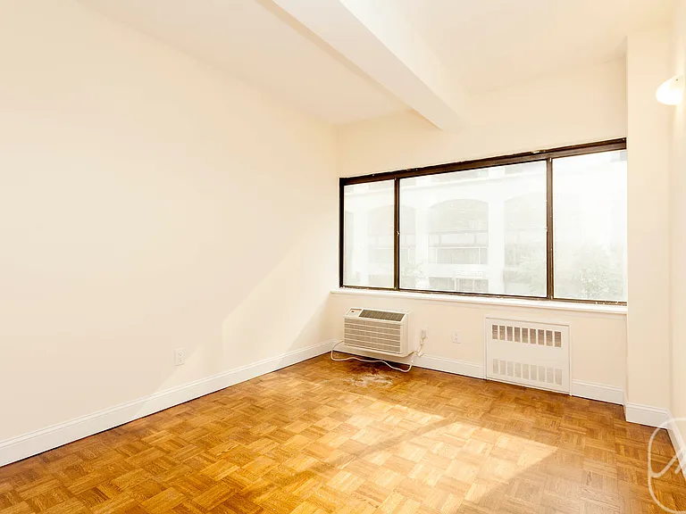 80 Madison Ave #2E — Photo 2